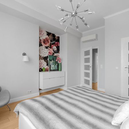 Unitapartament Delux Warszawa Centrum Blisko Plac Zbawiciela Hala Koszyki Metro Politechnika Jest To Elegancki I Wygodny Apartament Na Noclegi I Pobyt W Warszawie - Zapraszamy Ngoại thất bức ảnh